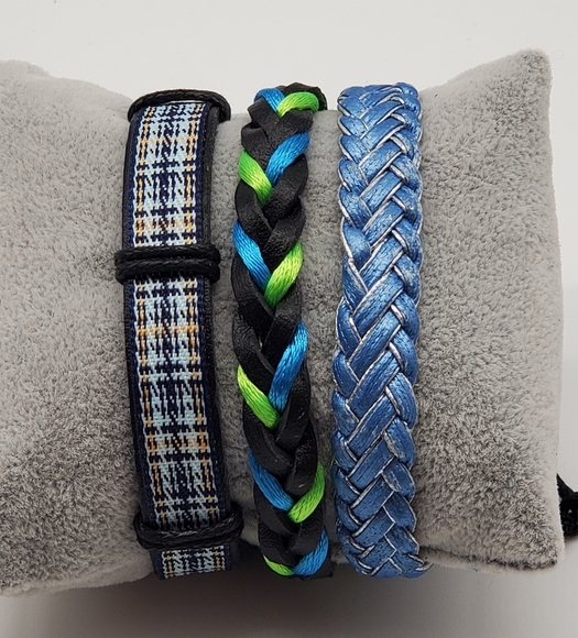 💙Unisex Trio of Leather Bracelets - Picture 3 of 4